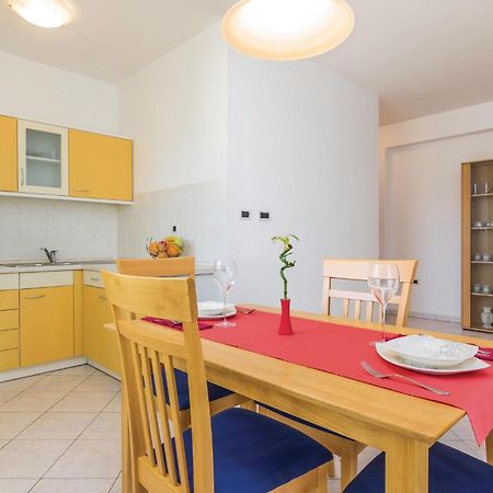 Cozy Apartment In Porec With Wifi Exterior foto